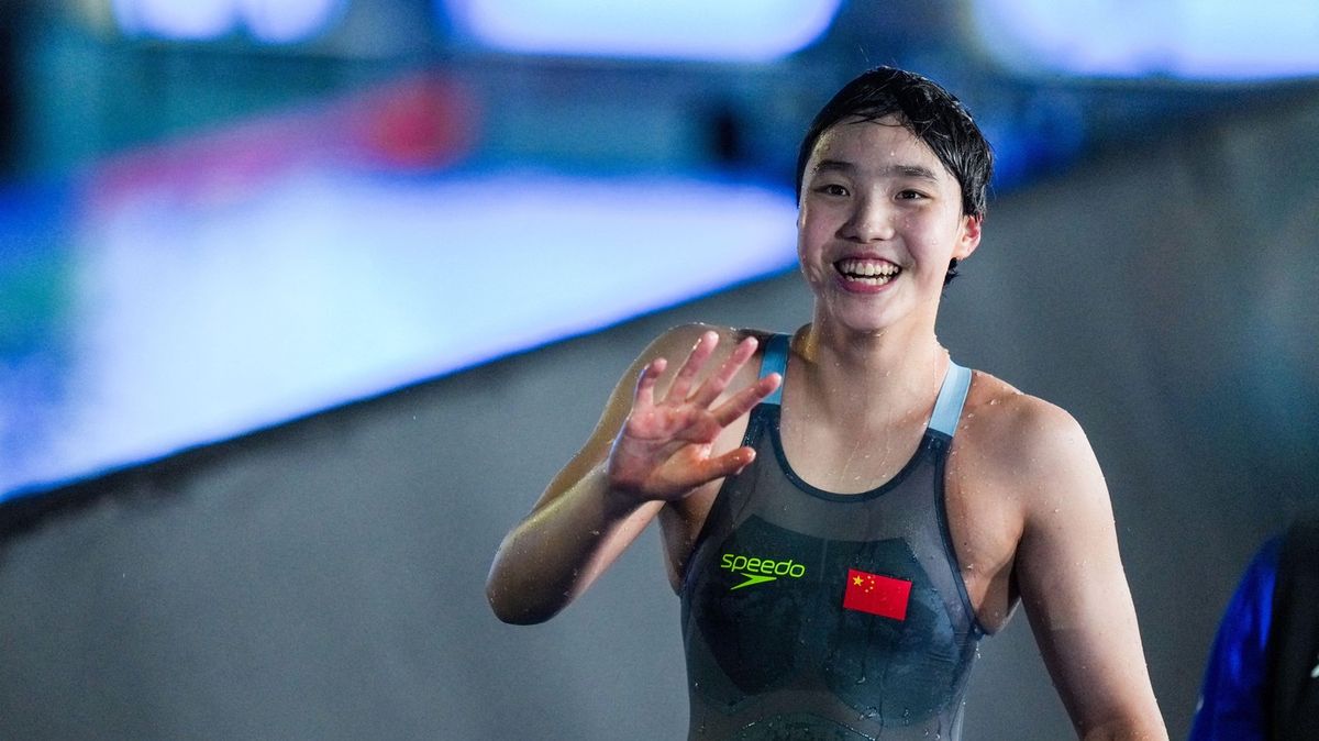 Dvanáctiletá čínská plavkyně udivuje. Patří ale děti do vrcholového sportu?